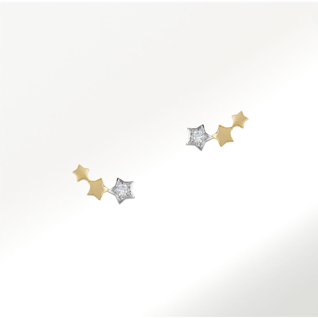 Pendiente 3 estrellas de la Colección Mini Joyas de oro amarillo de 18 quilates con un diamante de 0’07 quilates by Elena carrera