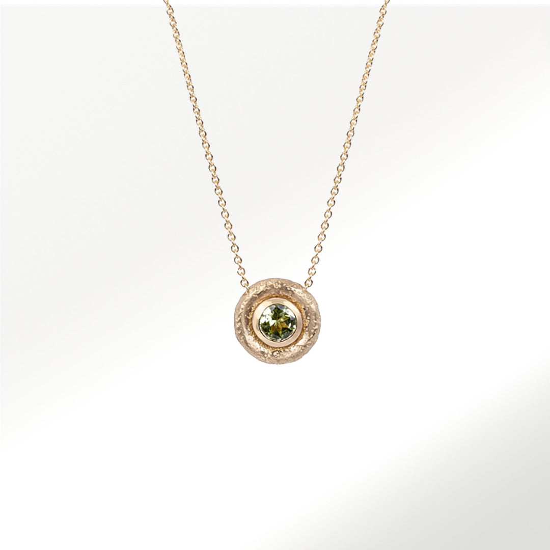 Colgante de la Colección Bubbles de oro amarillo de 18 quilates con peridoto by Elena Carrera