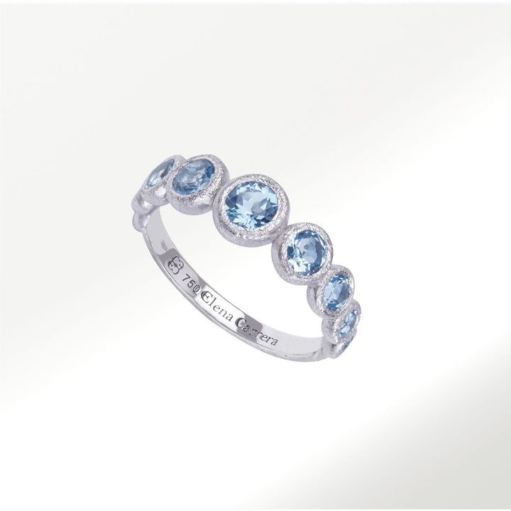 Anillo de la Colección Bubbles de oro blanco de 18 quilates con topacios azules by Elena Carrera