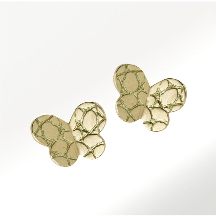 Pendientes modelo grande de la colección Mariposas, en oro amarillo 18 quilates y textura coco by Elena Carrera
