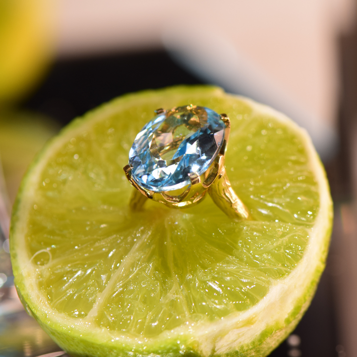 Cocktail Ring Topacio Azul y Oro Amarillo