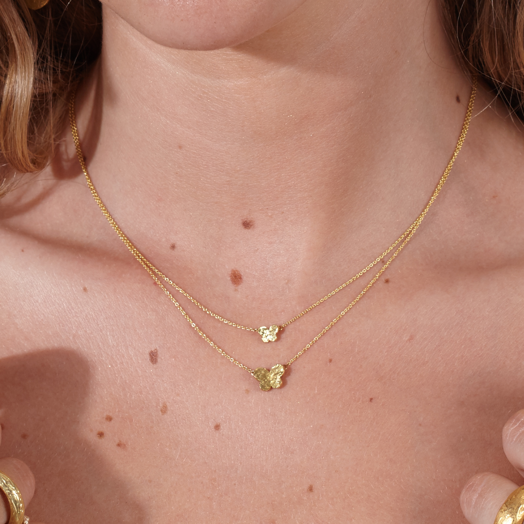 Collar Mariposa Mini Oro Amarillo Arena