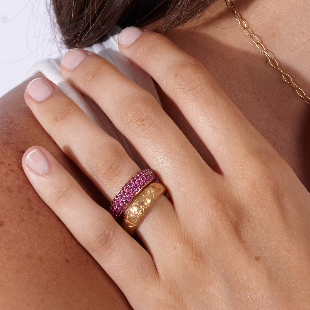 Anillo Texturas Oro Rosa Zafiros Rosas