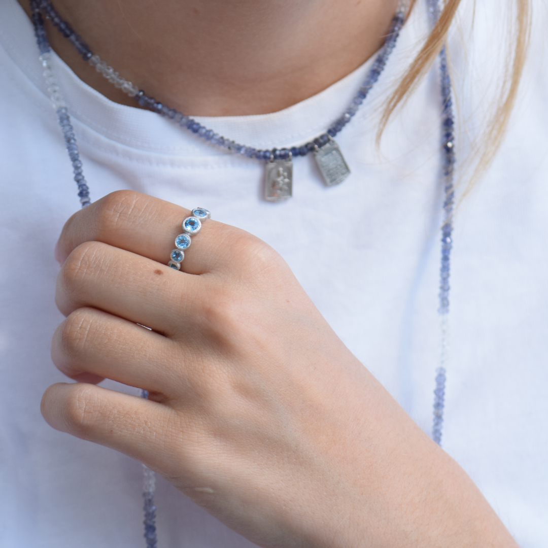 9 Bubbles white gold ring with blue topazes 