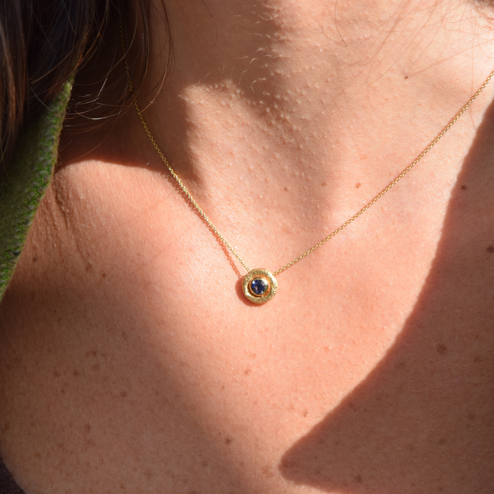Bubbles Yellow Gold Iolite Pendant