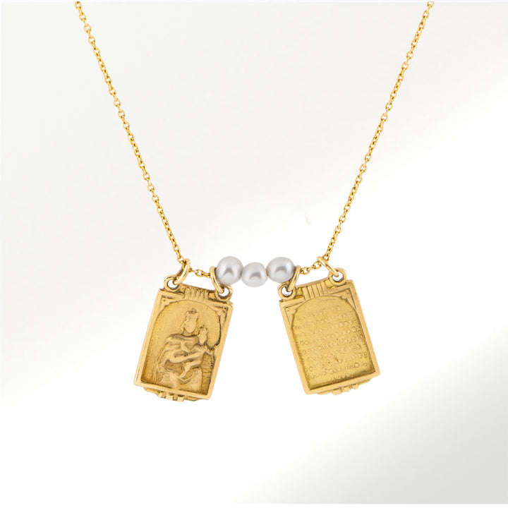 Collar con Escapulario Oro Perlas