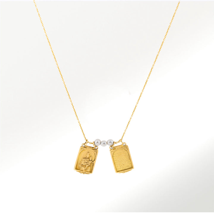 Collar con Escapulario Oro Perlas