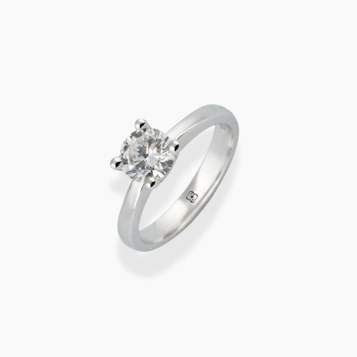 Solitario Seis Garras — Anillo de compromiso en oro blanco 18k con diamante de laboratorio