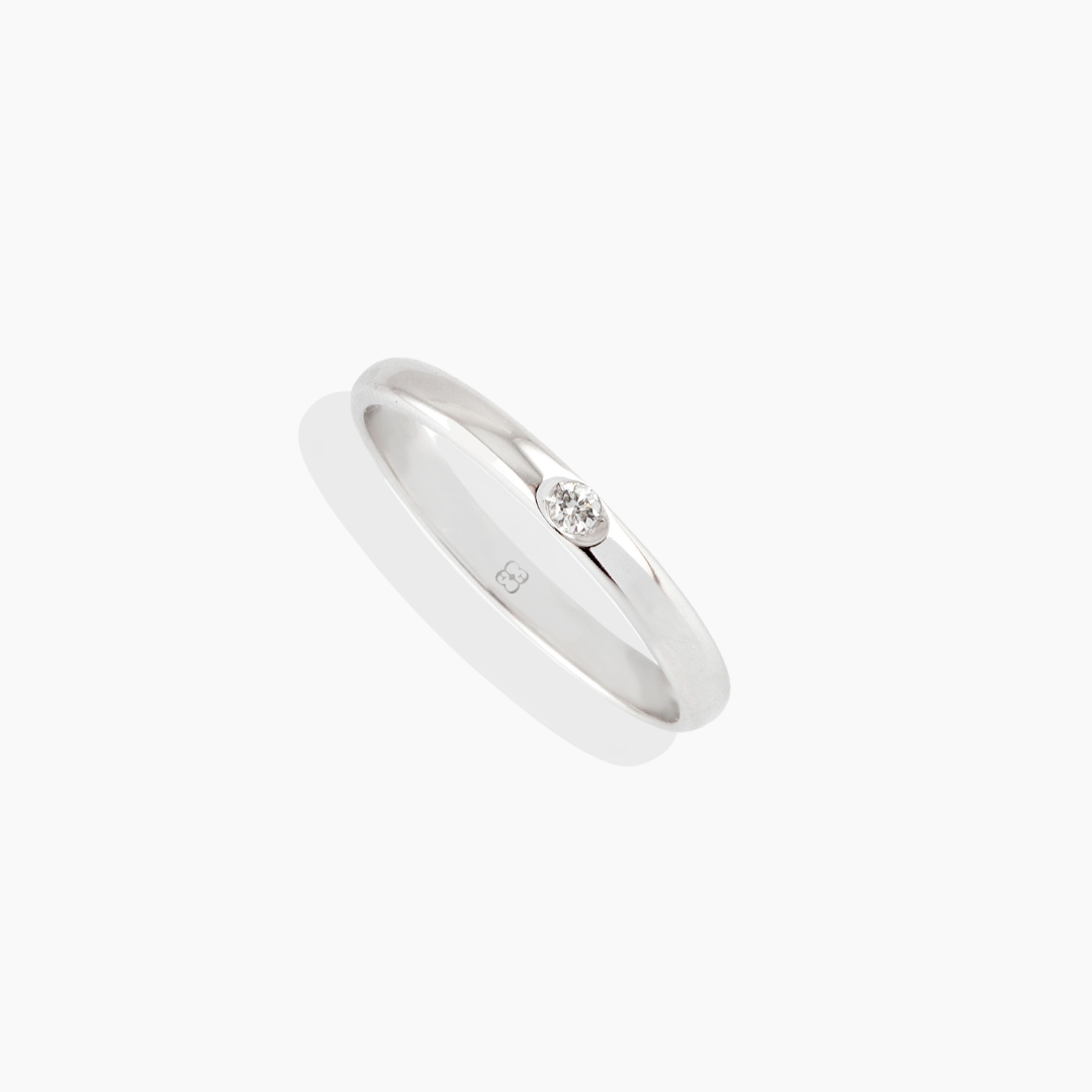 Alianza de boda en oro blanco 18k con diamante natural Elena Carrera
