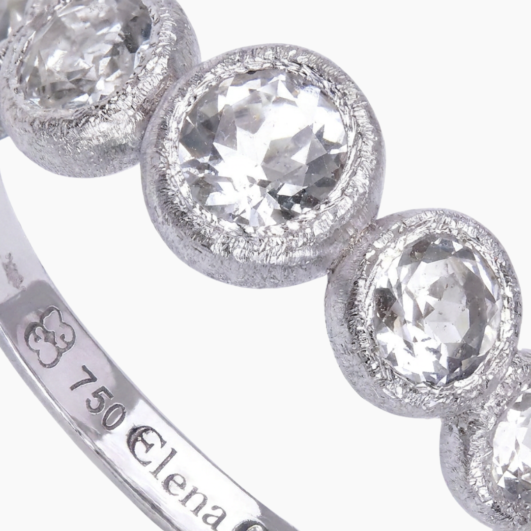 Anillo 9 Bubbles con diamantes naturales talla brillante y textura arena de By Elena Carrera
