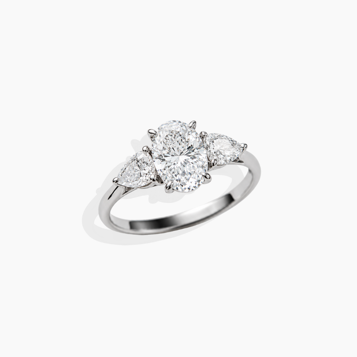 Anillo de compromiso en oro blanco 18k con diamantes de laboratorio colección Diamantes Lab Elena Carrera