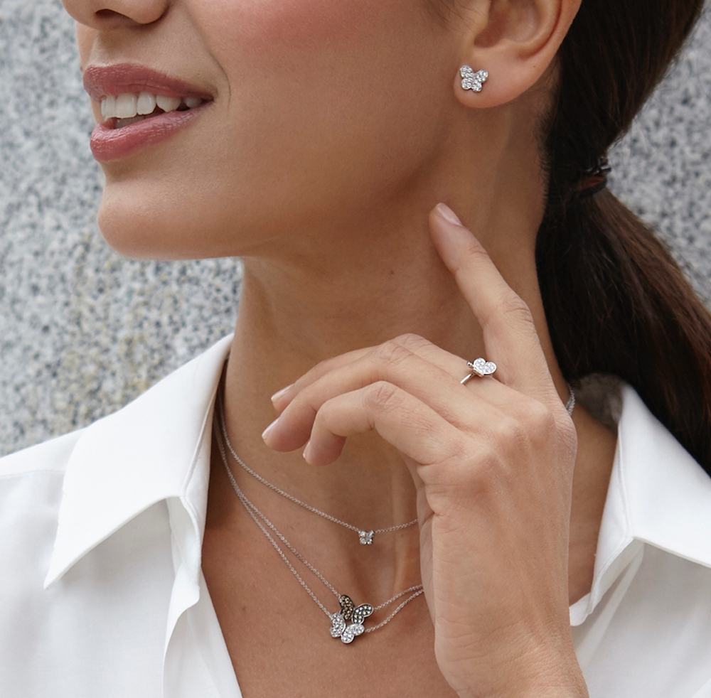 Anillo de mariposa con diamantes en oro blanco 18k para mujer de By Elena Carrera