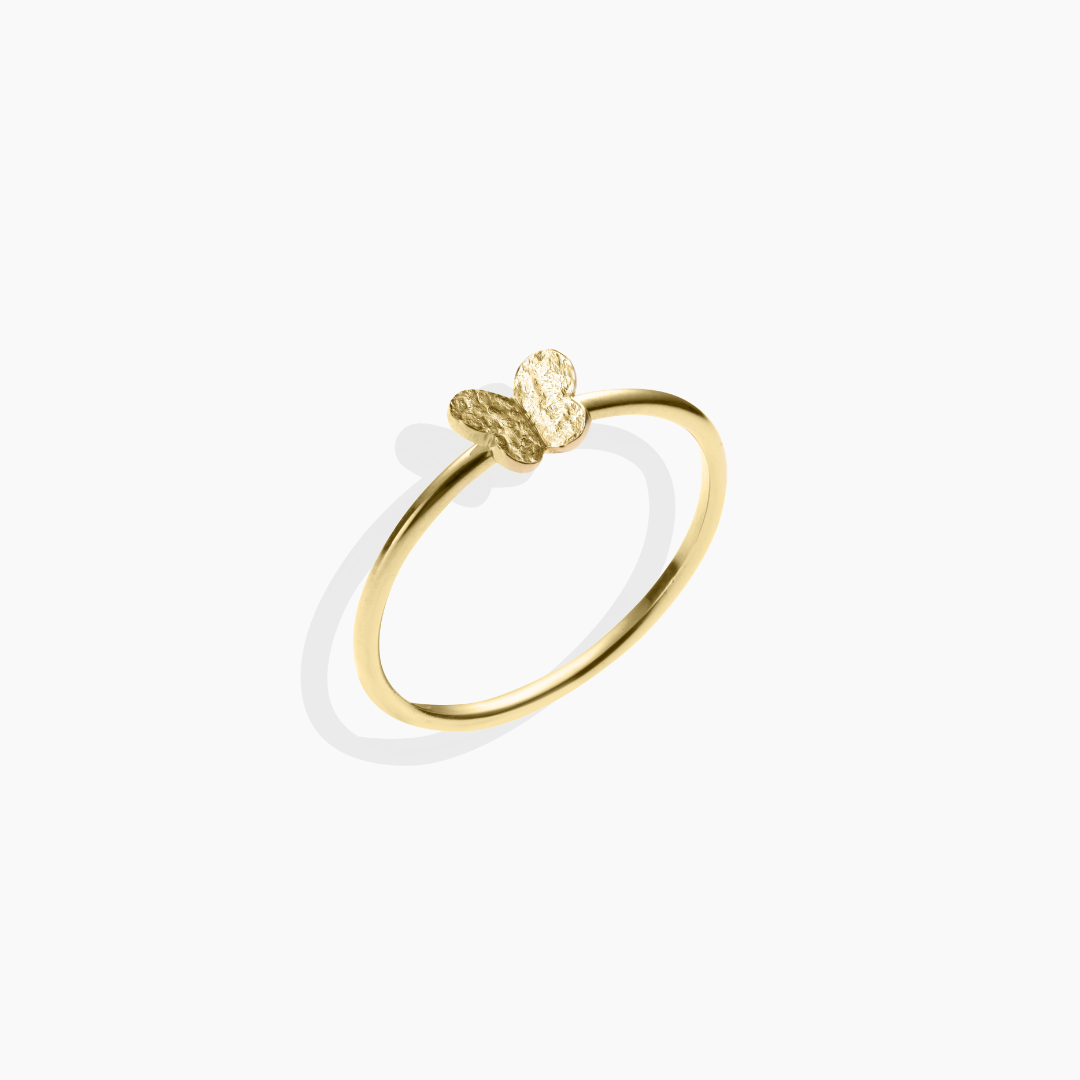 Anillo Mariposa Mini en oro amarillo 18k con textura arena de By Elena Carrera
