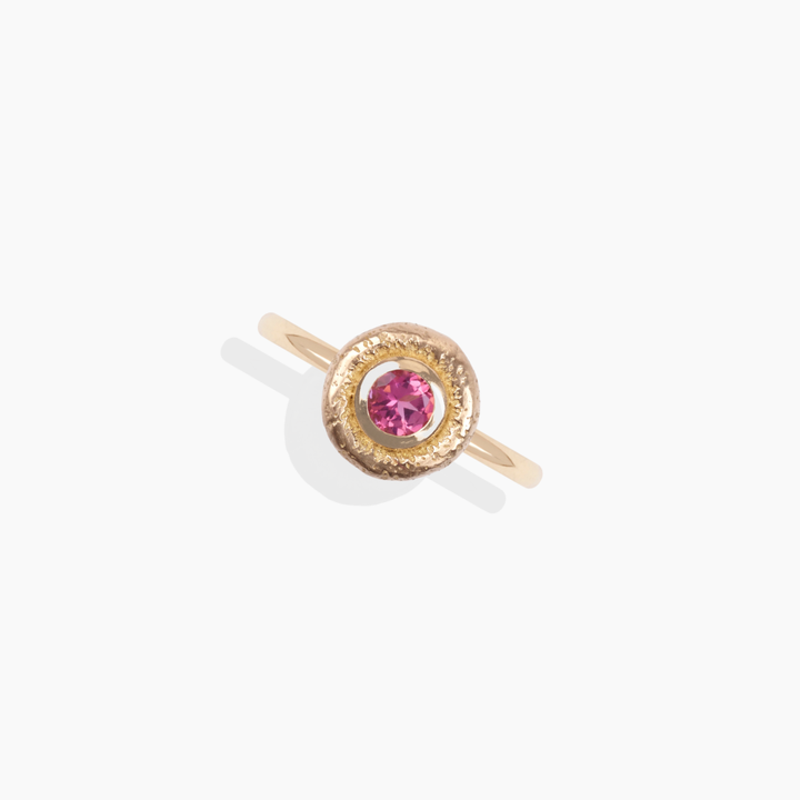 Anillo de oro amarillo 18k con turmalina rosa natural Colección Bubbles By Elena Carrera