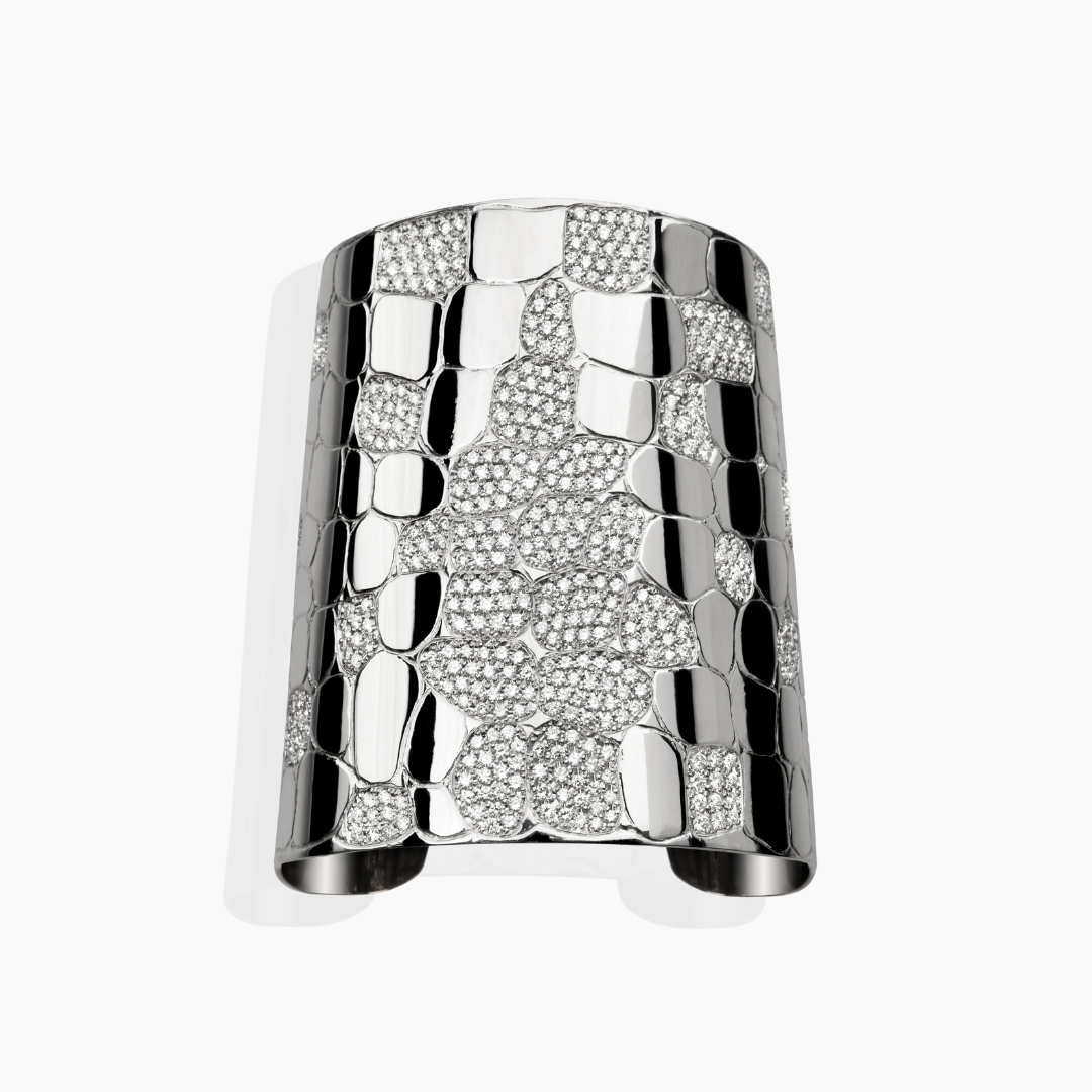 Brazalete Pieza Única Cocodrilo en oro blanco 18k con diamantes de By Elena Carrera