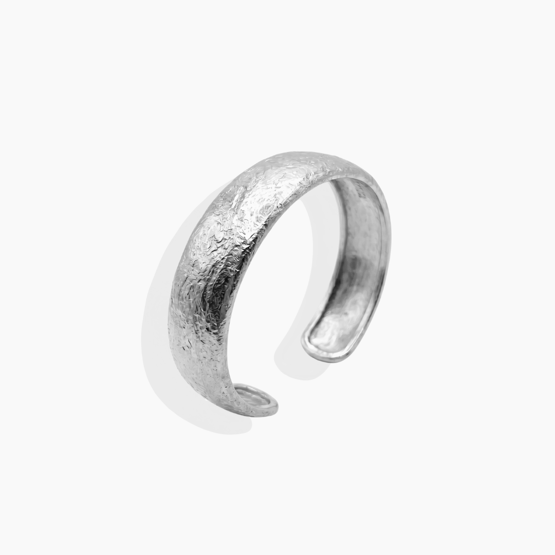 Brazalete de plata de primera ley con textura arena