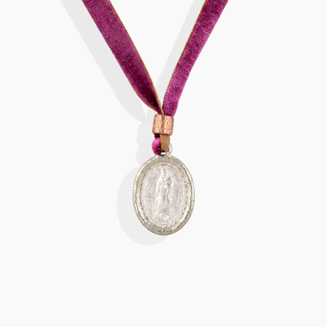 Choker Virgen de Guadalupe en plata de ley 925 de Elena Carrera