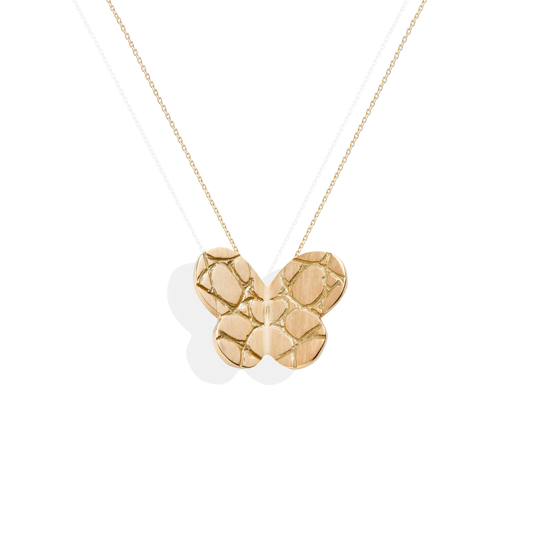 Collar Mariposa Grande de By Elena Carrera en oro amarillo 18k con acabado textura coco