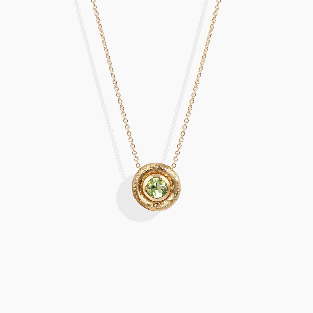 Collar de oro amarillo 18k con peridoto de By Elena Carrera