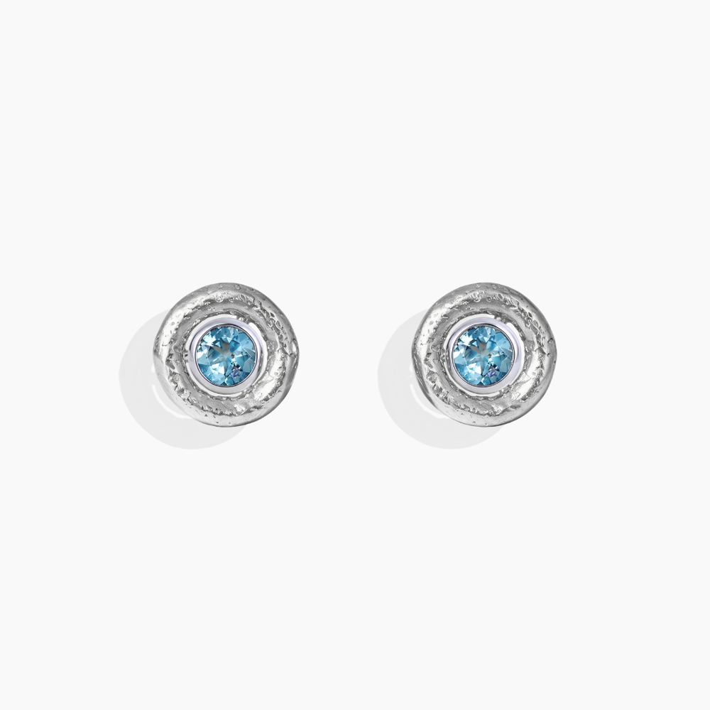 Pendientes topacio azul y oro blanco 18k con accesorio de oro blanco 18k de By Elena Carrera