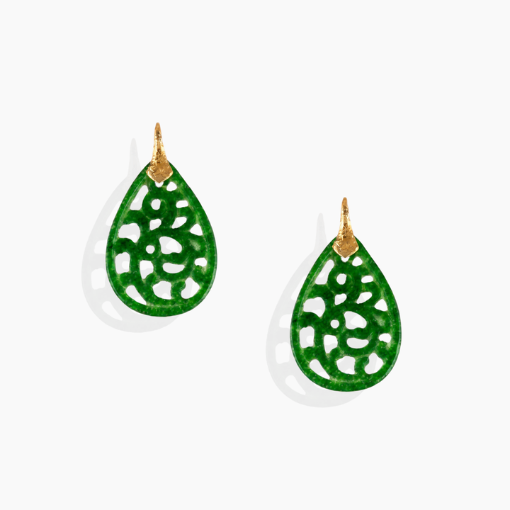Pendientes de jade natural tallado en celosía con oro amarillo 18k