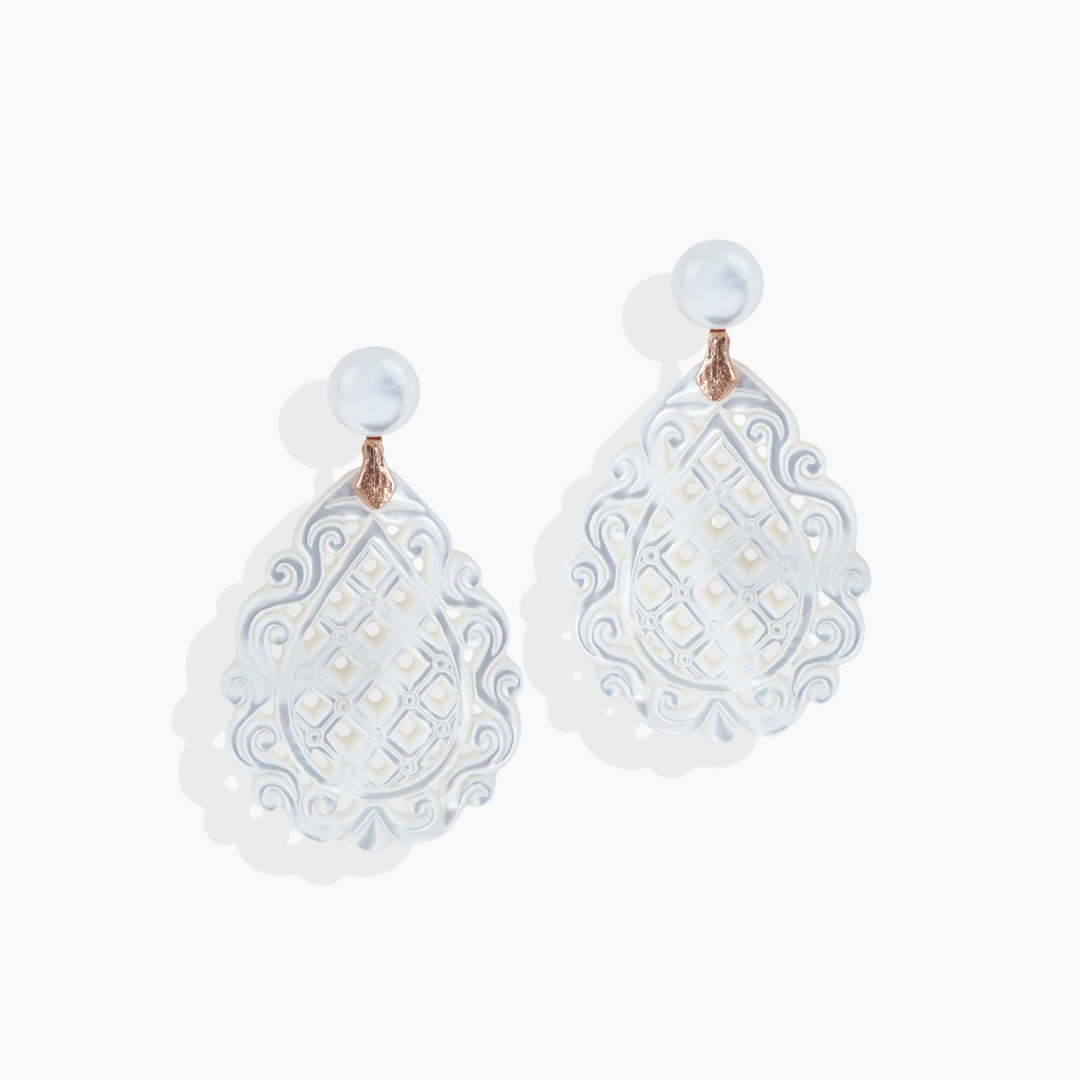 Pendientes desmontables de madreperla natural en oro rosa 18k de By Elena Carrera