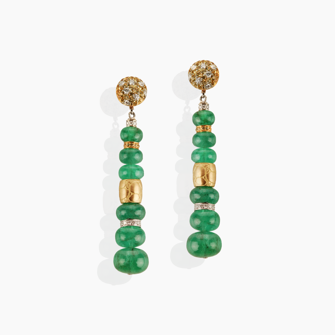 Pendientes Pieza Única en oro amarillo 18k con esmeraldas, diamantes y zafiros amarillos de By Elena Carrera