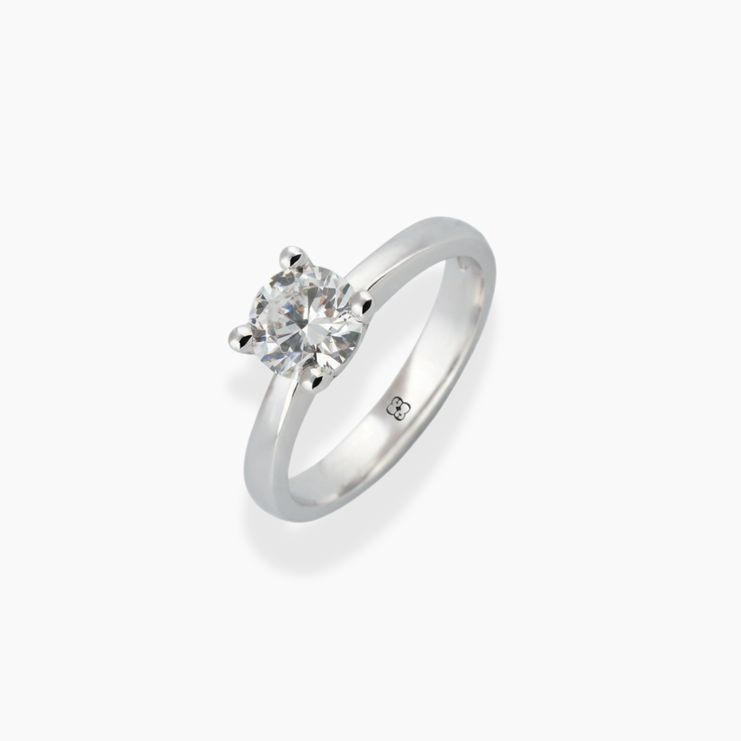 Solitario Cuatro Garras en oro blanco 18k con diamante de laboratorio de 1 ct de By Elena Carrera